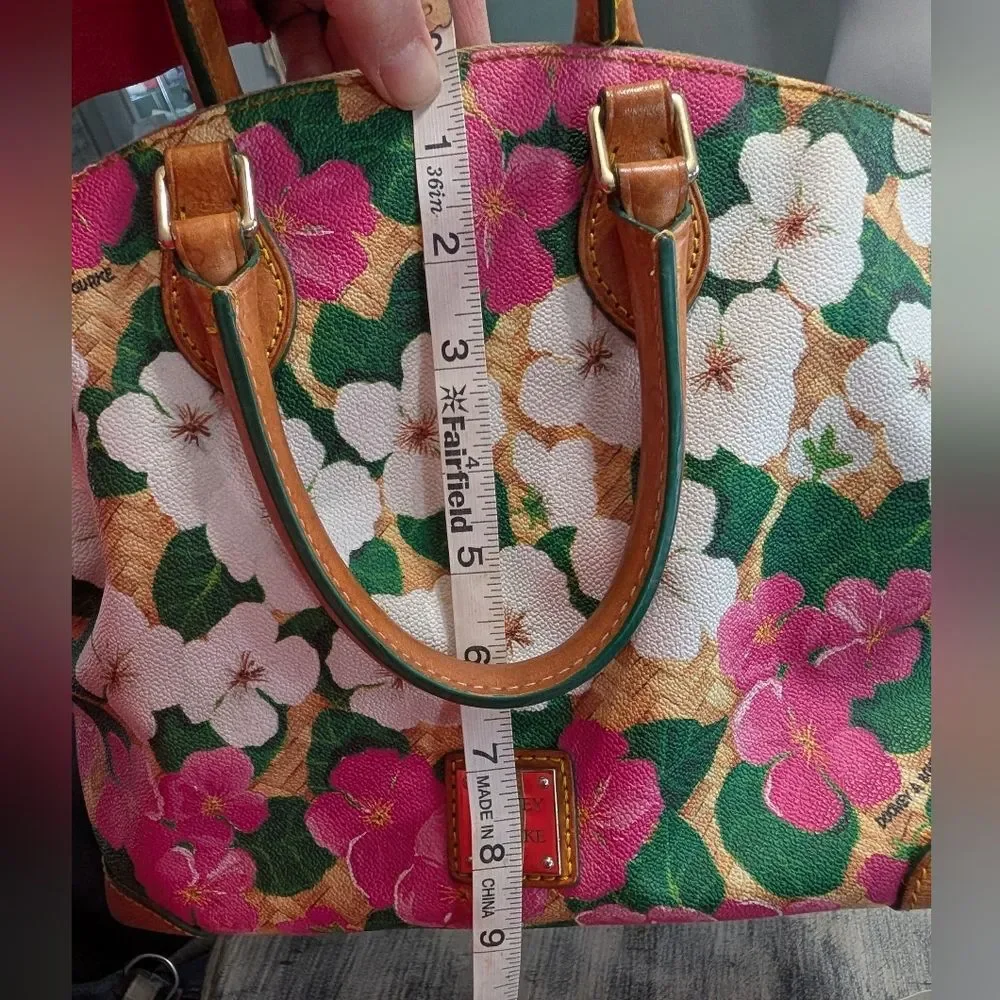 Dooney & Bourke exterior excellent
